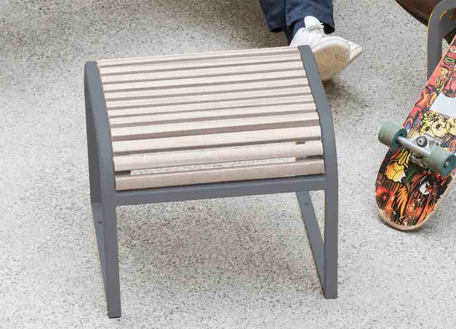 Assise simple NICE BOIS conçu et fabriqué par Aréa mobilier urbain