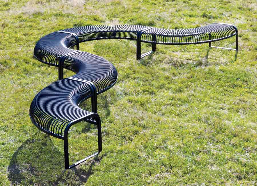 Banc courbe Nice conçu et fabriqué par Aréa mobilier urbain